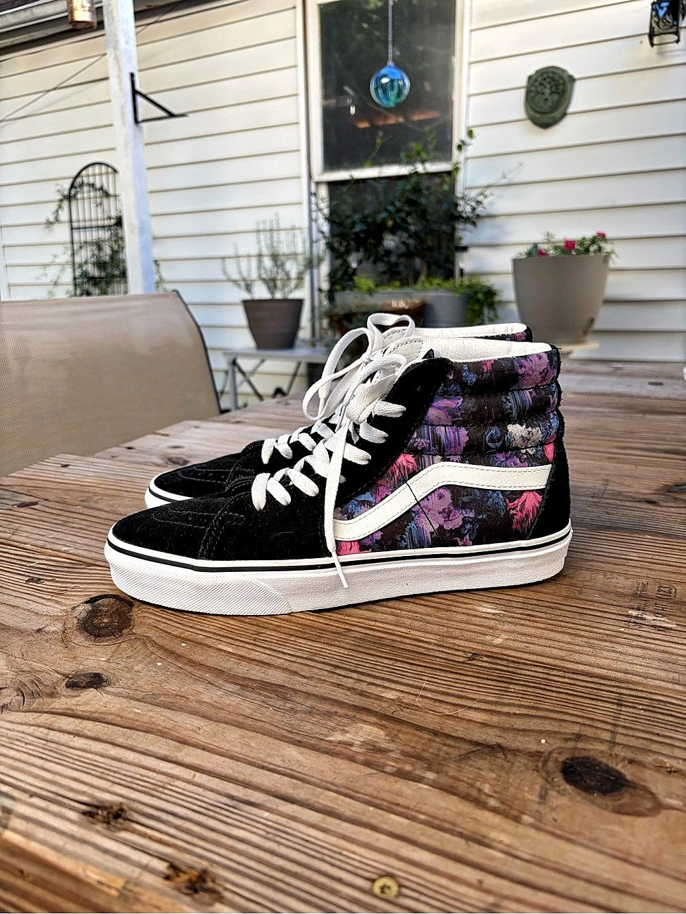 Vans Sk8-Hi Women’s 10 Men’s 8.5 Black Suede Splatter High Top Sneakers